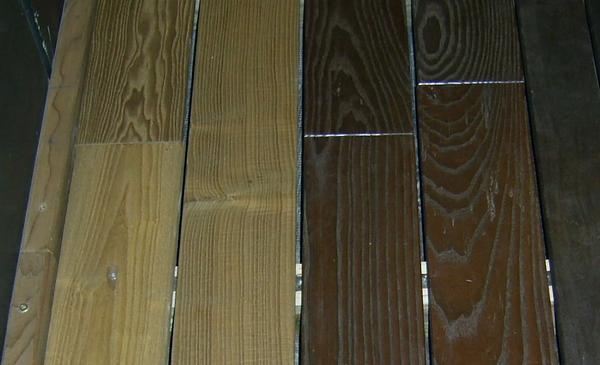 Thermo-Holz schont die Umwelt.
Die Muster der Hölzer zeigen verschiedene Brauntöne die durch die Thermobehandlung entstehen. Gerade bei Fußböden dürften sich diese Hölzer besonders bewähren.