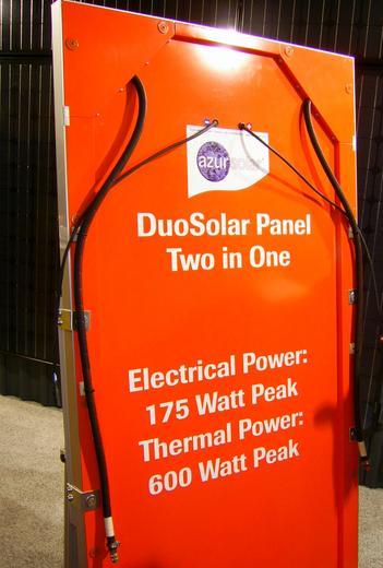Das Kühlteil auf der Rückseite der Photovoltaik
Hier präsentiert AzurSolar den Kühl-Kollektor. Temperaturen zwischen 30 - 60° C sind so ungefähr das was aus der Photovoltaik-Kühlung abgeführt werden soll.