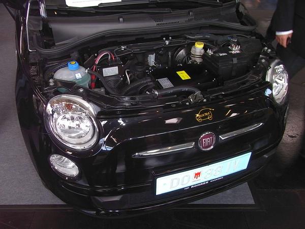 Fiat 500 Electric
Immer wieder hört man es gäbe noch keine alltagstauglichen Elektroautos. Die Masse der Autofahrer legt aber am Tag deutlich unter 100 km zurück und sitzt dabei alleine im Auto.