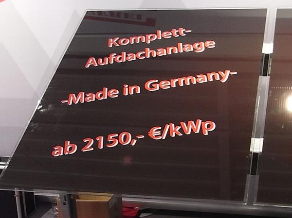 preiswerteste Photovoltaikanlage
Die hier angebotene Dachanlage mit Dünnschichtmodulen, ist wohl die preiswerteste Photovoltaikanlage, die man zur Zeit bekommen kann.