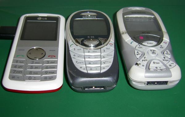 Immer kleiner und leichter
Wer ein Telefon nur zum Telefonieren benutzt, hat es nicht einfach auf ein neues Modell umzusteigen. Viele Handys haben viel zu kleine Tasten und die Beschriftung