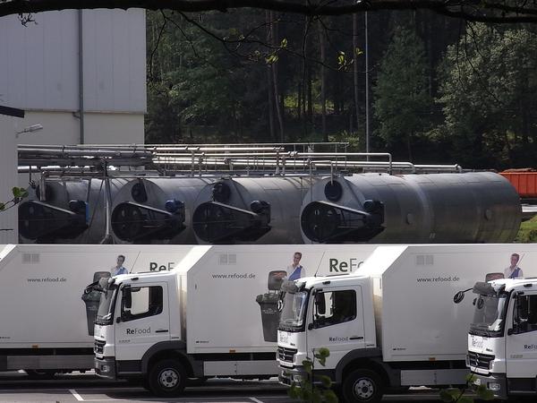 Bioabfall wird zu Energie
Die Stromerzeugung aus Speiseresten ist, wenn man es genau nimmt, aus der Not geboren. Wohin soll man mit den ganzen Abfällen aus Großküchen, Märkten oder