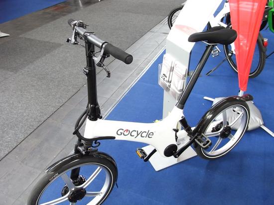 Gocycle - das Fahrrad neu erfunden
Zumindest hat Gocycle einige Vorteile, wie man sie sonst nicht in einem Fahrzeug gleichzeitig findet vereint. Ein sportliches Fahrrad mit zusätzlichem Elektroantrieb