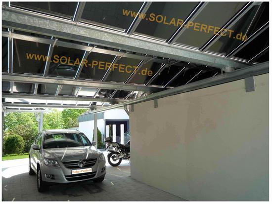 Photovoltaik-Dachsystem von Solar-Perfect
Bei dem Dachsystem von Solar-Perfect handelt es sich um eine Dachkonstruktion in Form eines Grabendaches, bei dem die Dichtheit der Dachhaut konstruktiv perfektioniert wurde.