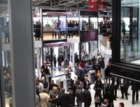 Teil 5 - Baumesse München 2011
Großer Andrang herrscht auf der Münchener Baumesse. So als hätte es die Wirtschafts- und Finanzkrise nie gegeben, zeigt sich hier ein Bild vom Aufschwung.