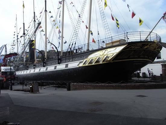 Dampfschiff Great Britain
Im Hafen von Bristol liegt auch das Dampfschiff Great Britain. Es war im Jahre 1845 das erste Eisenschiff, welches von Europa nach Amerika aufbrach.