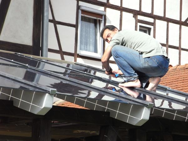 Begehbare Module - ein strapazierter Begriff
Über die Begehbarkeit meiner transparenten Module hatte ich mir weniger Gedanken gemacht, eher darüber wie ich während der Montage das Glas vor Kratzern verschone.
