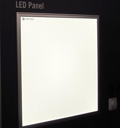 LED Panel - Licht aus der Fläche
Wenn das Licht aus einer großen Fläche kommt, schafft es mehr als nur eine gute Ausleuchtung für den Arbeitsplatz. Blendwirkungen, wie sie bei anderen Beleuchtungsvarianten